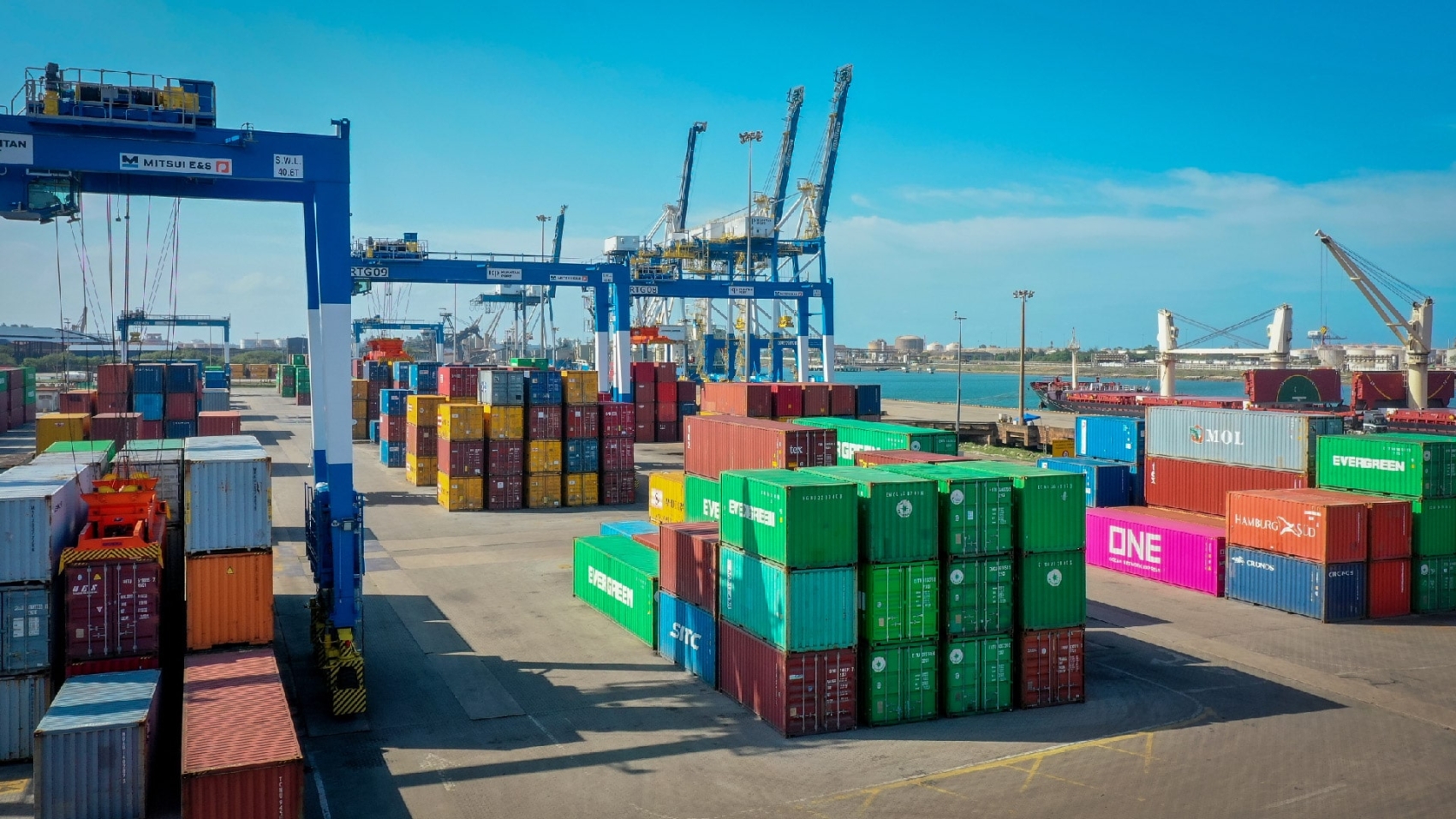 Services-Container-07-min